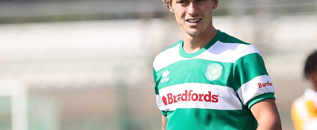 Luke McCormick in action for Yeovil Town.
