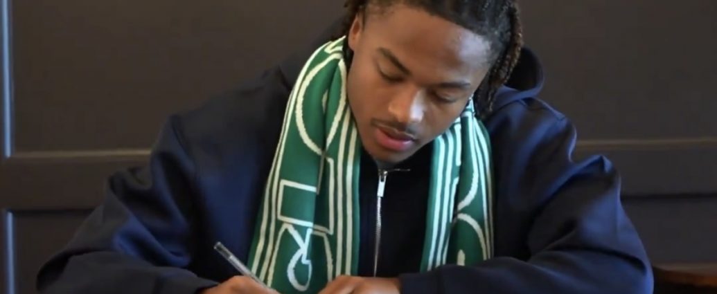 Mason Obeng signs for Yeovil Town.